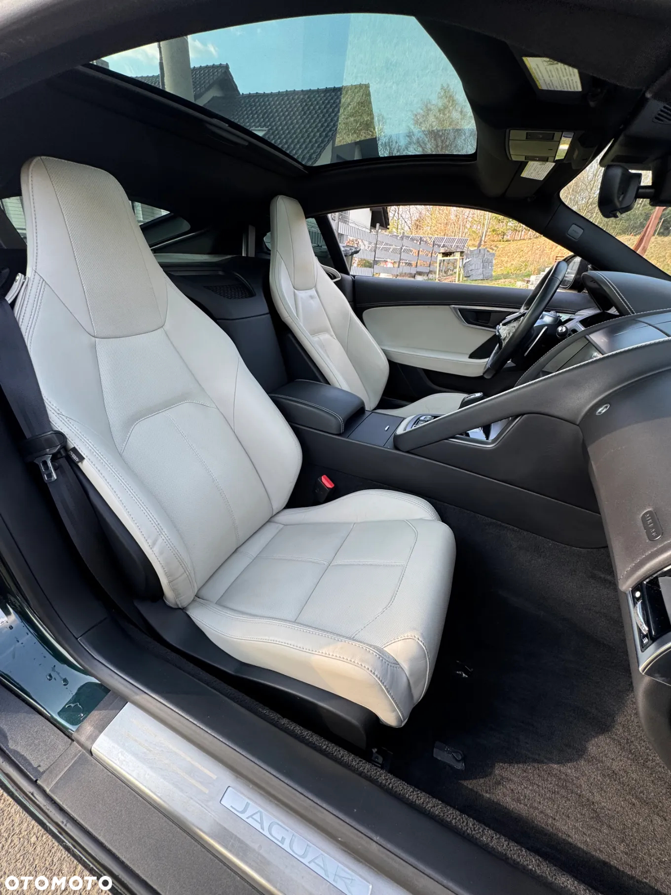 Jaguar F-Type - 21