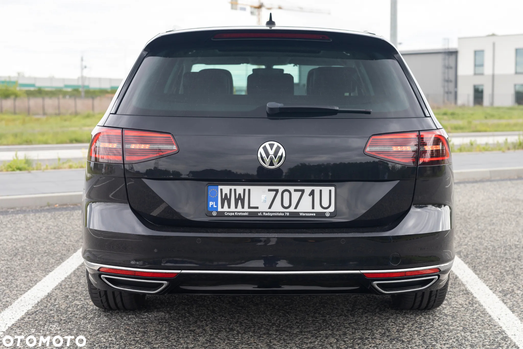 Volkswagen Passat - 4