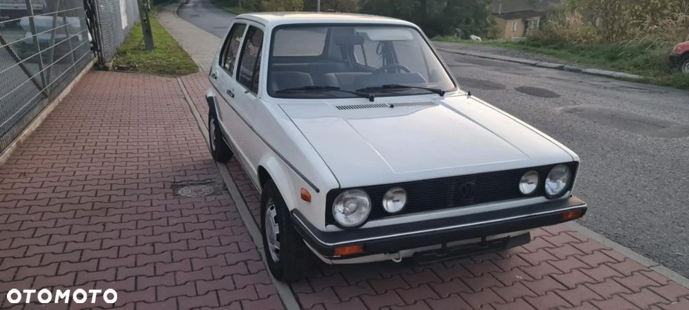Volkswagen Golf 1.1 - 1