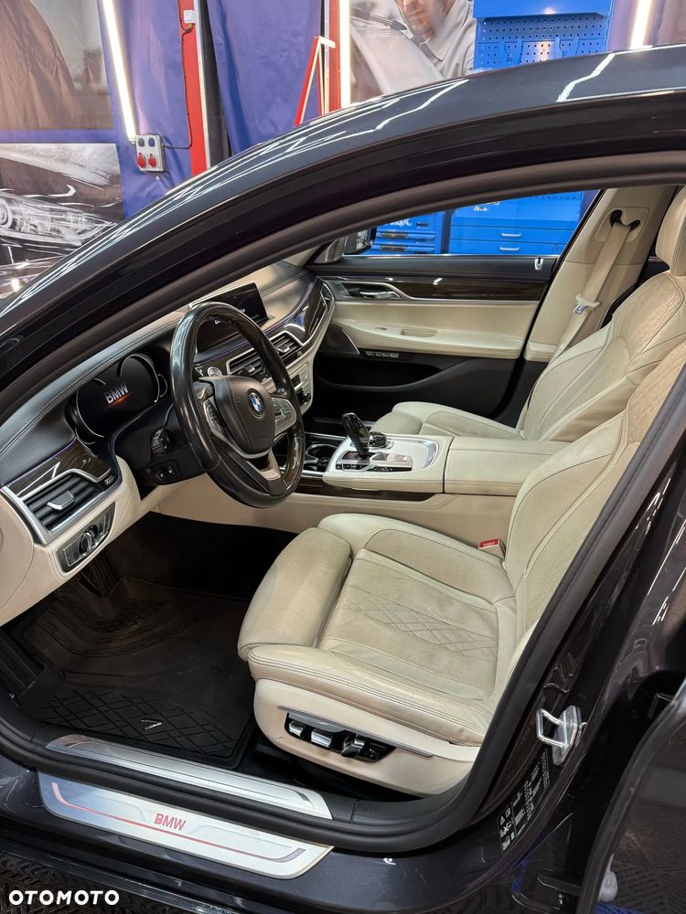 BMW Seria 7 ver-750i-xdrive-edition-exclusive - 9