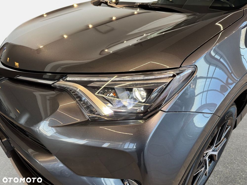 Toyota RAV4 - 10