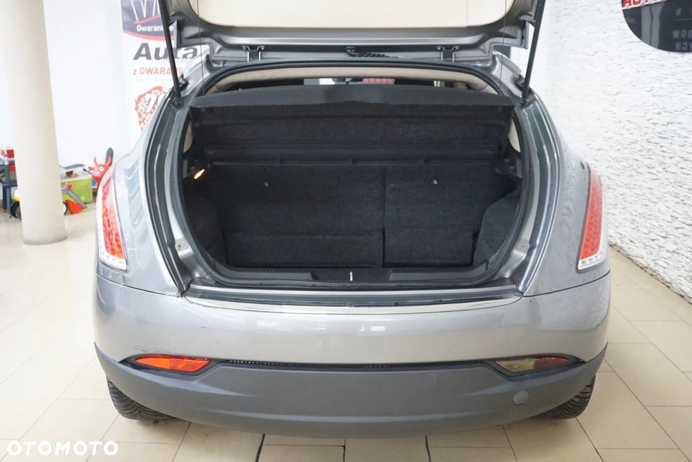 Lancia Delta 1.4 T-Jet Silver - 16