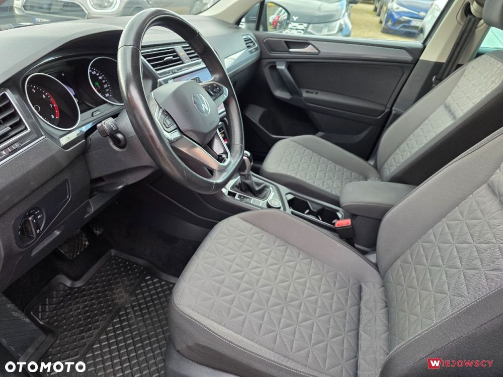 Volkswagen Tiguan - 16