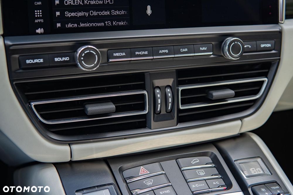 Porsche Macan Standard - 26