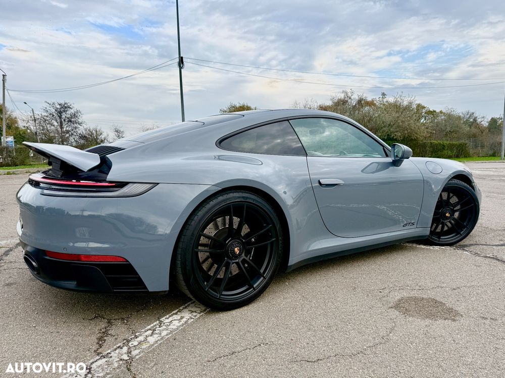 Porsche 911 Carrera 4 GTS PDK - 17