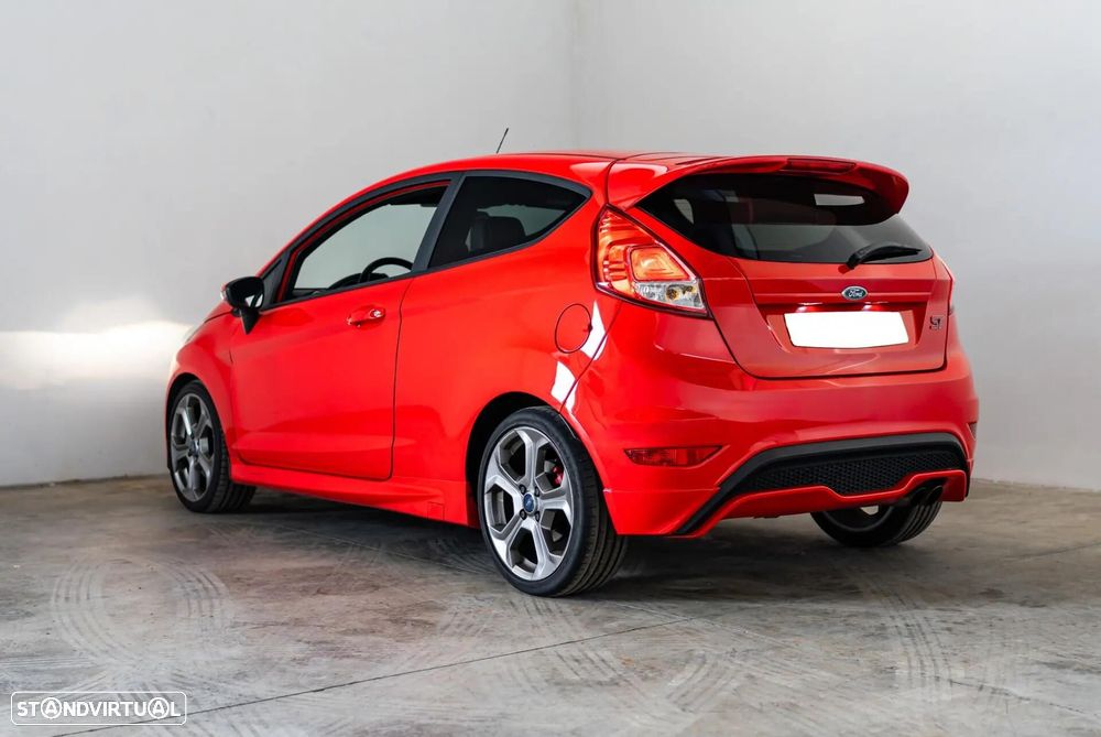 Ford Fiesta 1.6 EcoBoost c/ Pack Pele Desportiva ST - 4