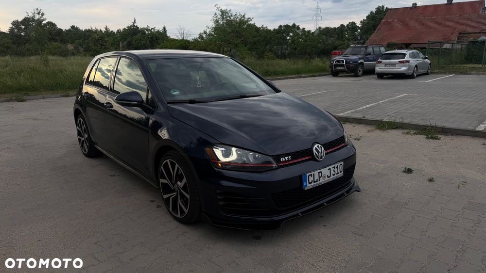 Volkswagen Golf - 3
