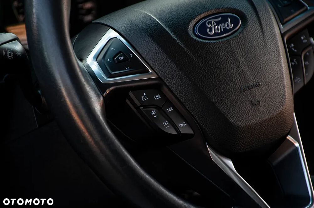 Ford Edge 2.0 TDCi 4x4 Titanium - 35