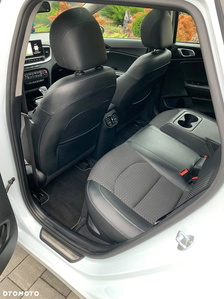 Kia Ceed 1.6 GDI PHEV Business Line DCT - 32