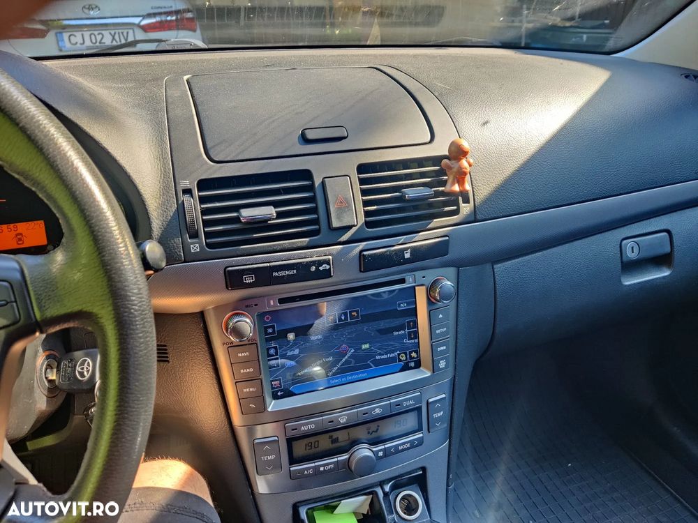 Toyota Avensis 2.0 D-4D Executive - 8