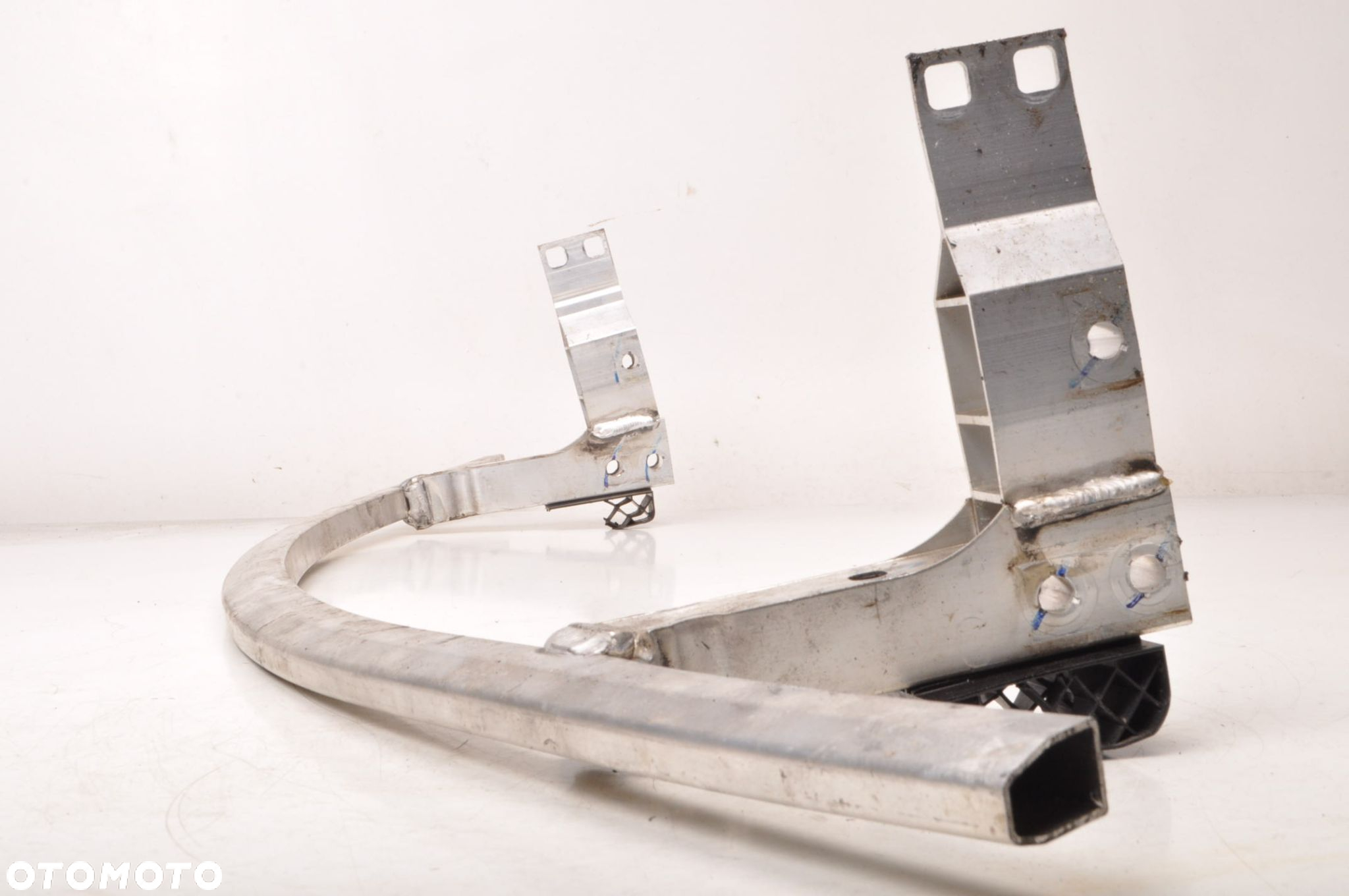 TOYOTA SUPRA MK5 3.0 GR DOLNA BELKA CHŁODNIC  23R 8811168 - 8