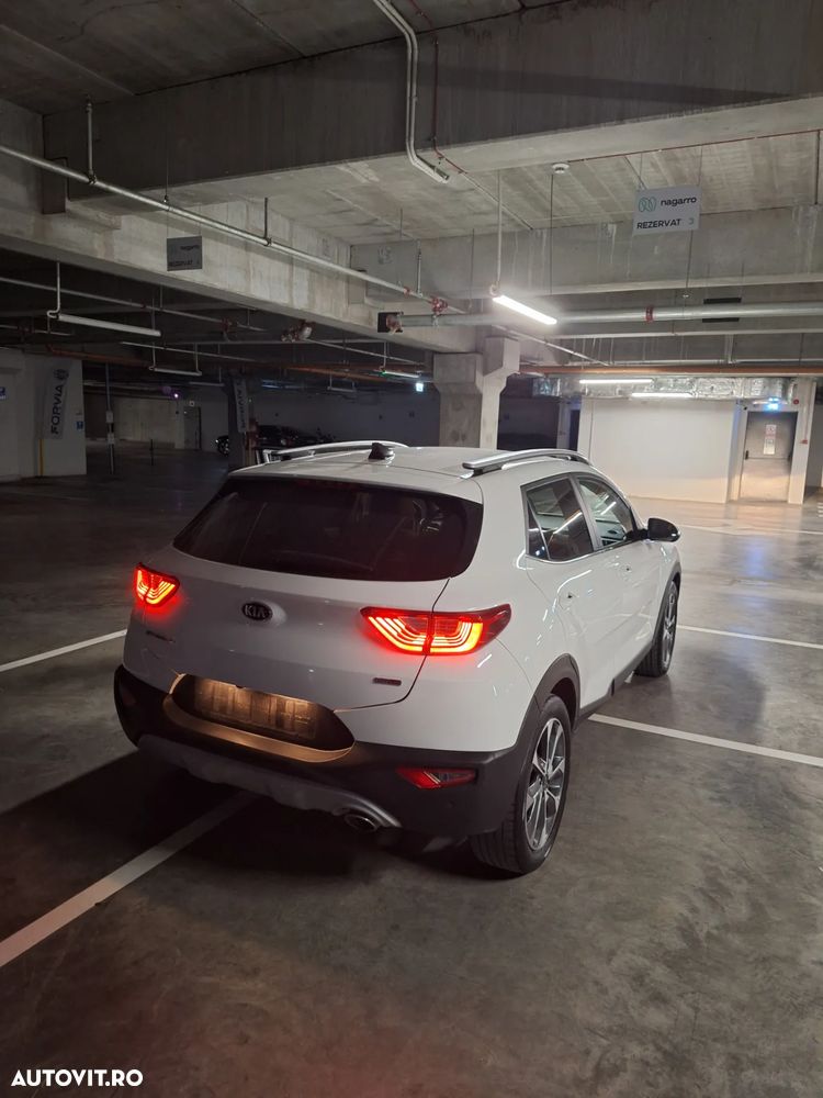 Kia Stonic 1.6 DSL HP Urban - 8