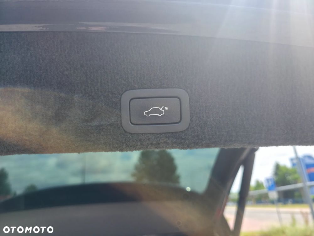 Volvo XC 60 D4 AWD Momentum - 22