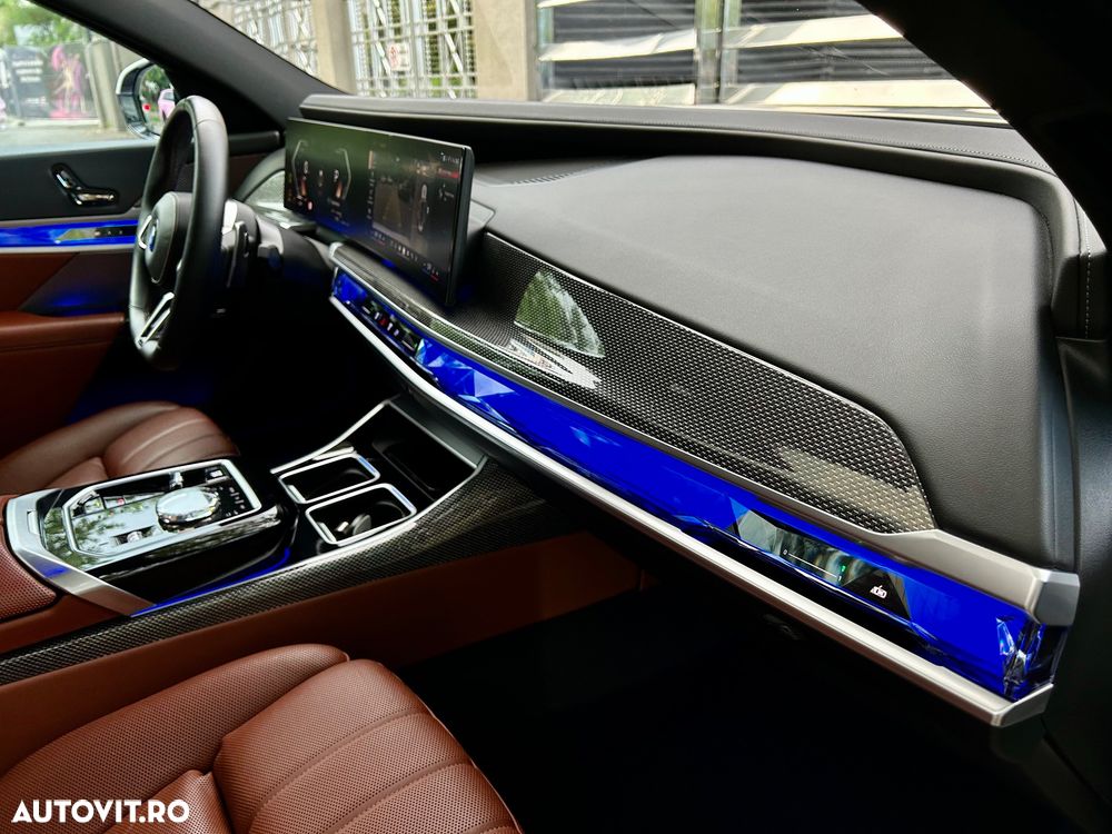 BMW Seria 7 730Ld xDrive MHEV - 13