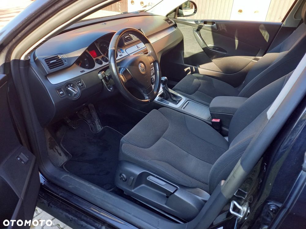 Volkswagen Passat 2.0 TDI DPF Comfortline - 8