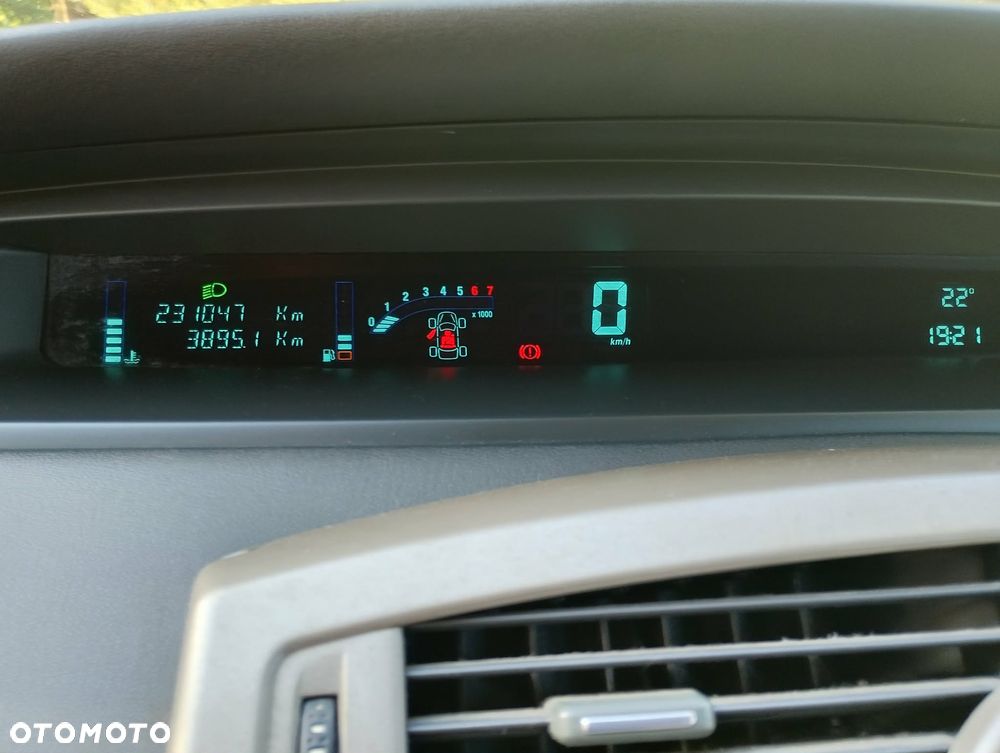Renault Scenic 1.6 16V Confort Authentique - 4