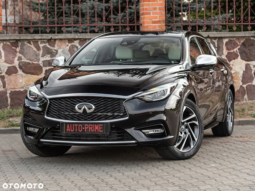 Infiniti Q30 - 13