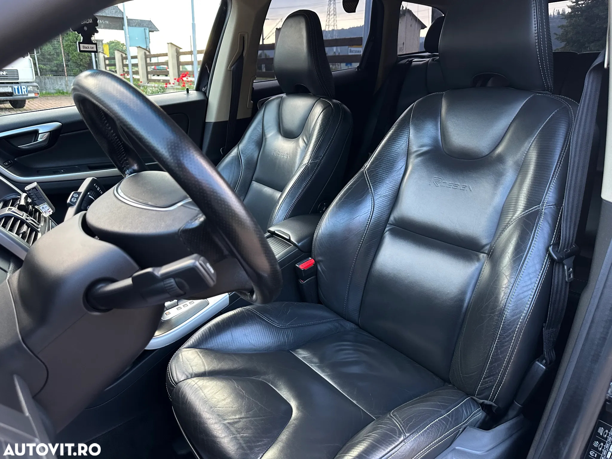Volvo XC 60 D5 AWD Aut. RDesign - 23