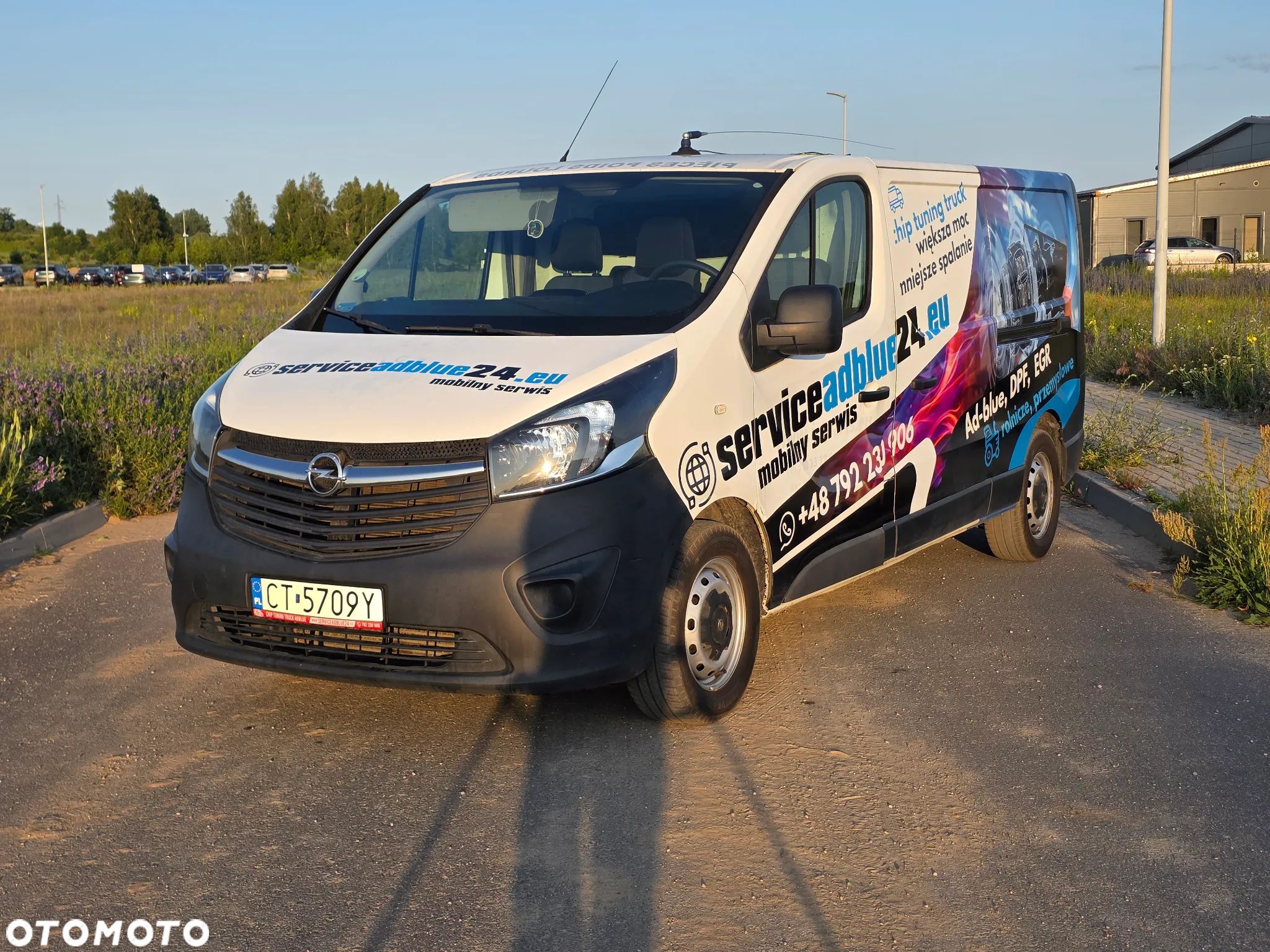 Opel Vivaro - 1
