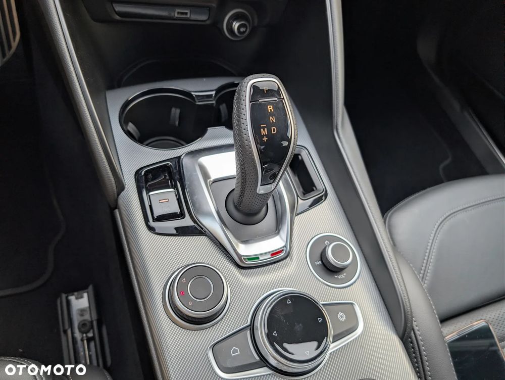 Alfa Romeo Giulia 2.0 Turbo Veloce - 17