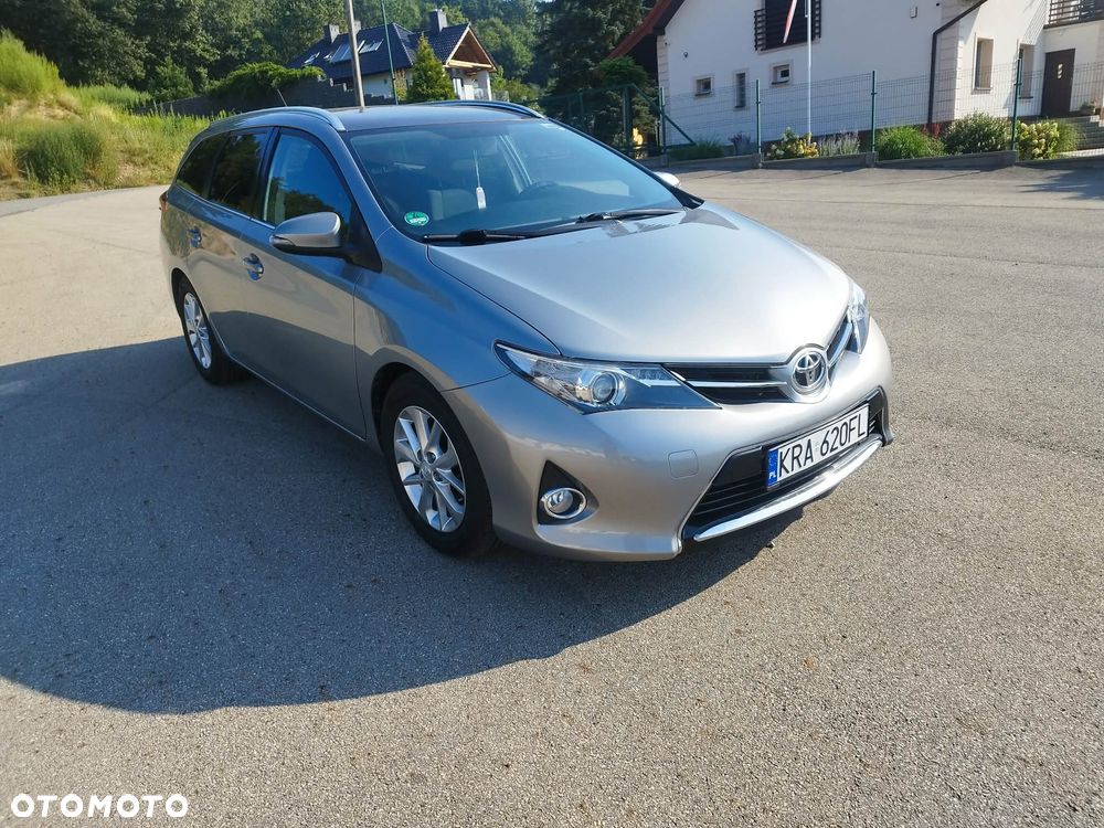 Toyota Auris 1.6 Valvematic Executive - 2