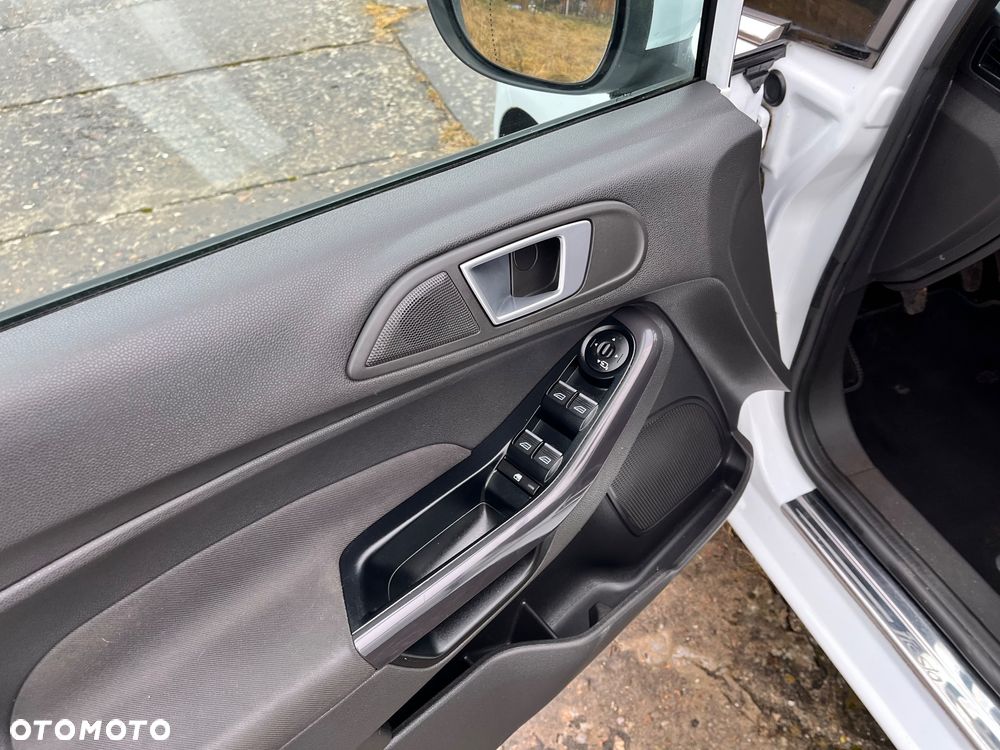 Ford Fiesta 1.6 TDCi Titanium - 24