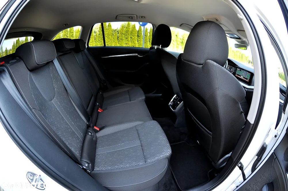 Skoda Octavia Combi 2.0 TDI DSG Exclusive Plus - 25