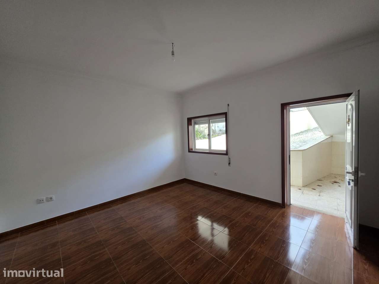 Apartamento T3 com varanda e garagem em Abragão - Grande imagem: 5/25