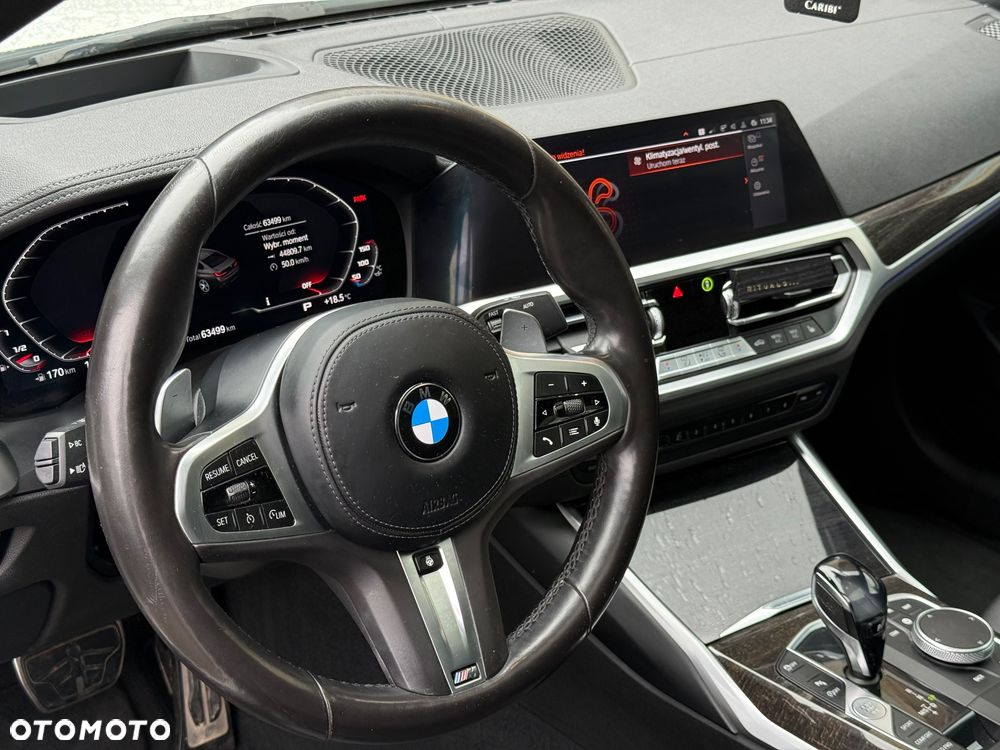 BMW Seria 3 330i xDrive M Sport - 13