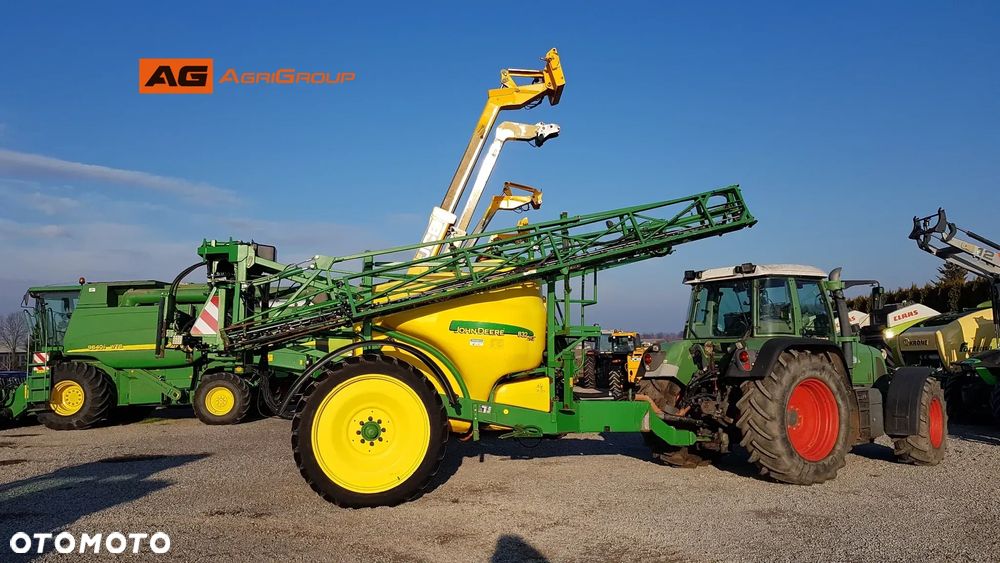 John Deere 832 - 13