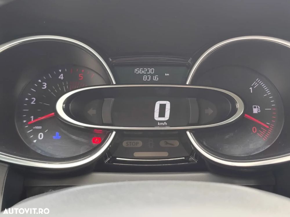 Renault Clio - 23