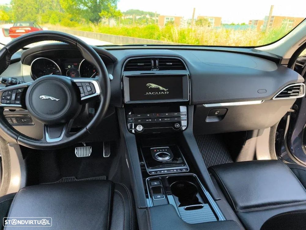Jaguar F-Pace 2.0 i4D Prestige Aut. - 22