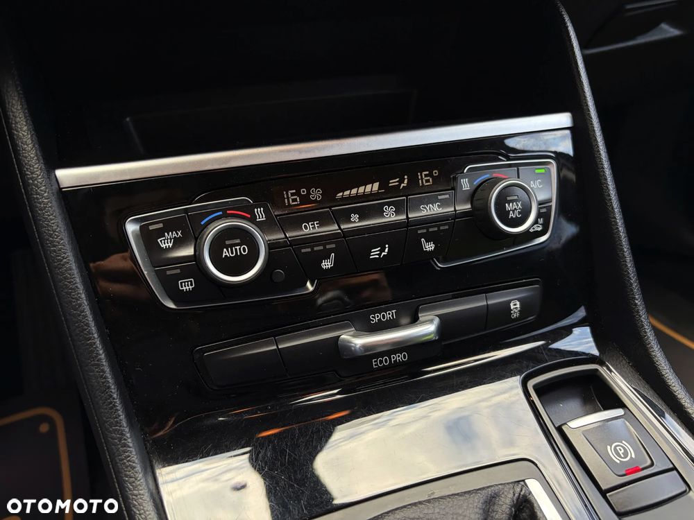 BMW Seria 2 218d Sport-Aut Advantage - 31