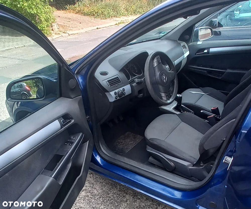 Opel Astra 1.6 Essentia - 12