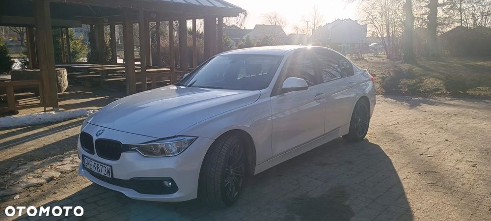 BMW Seria 3 320i Sport-Aut Sport Line - 16