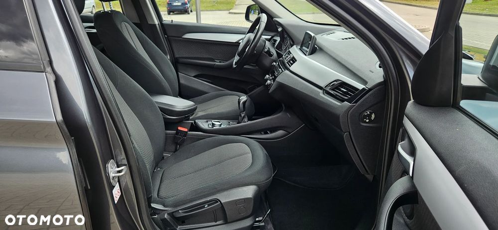 BMW X1 sDrive18d xLine - 11