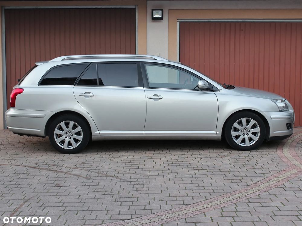 Toyota Avensis 1.8 VVT-i Sol Premium - 13