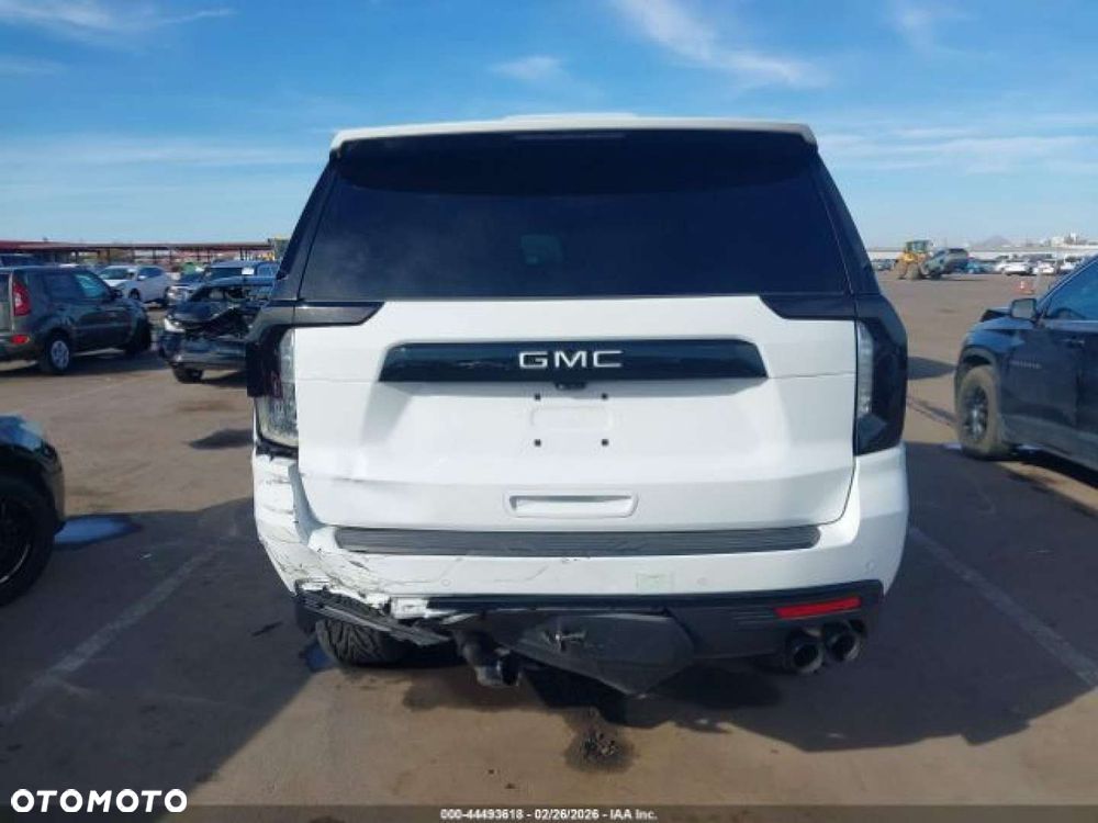 GMC Yukon - 8