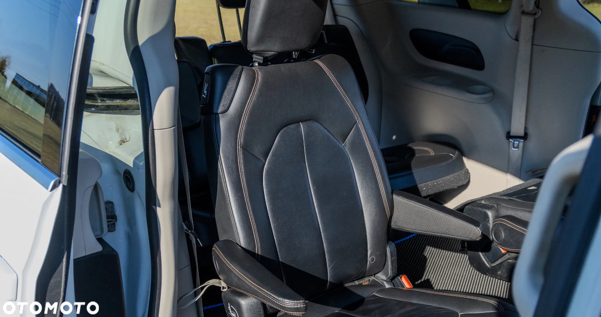 Chrysler Pacifica - 7