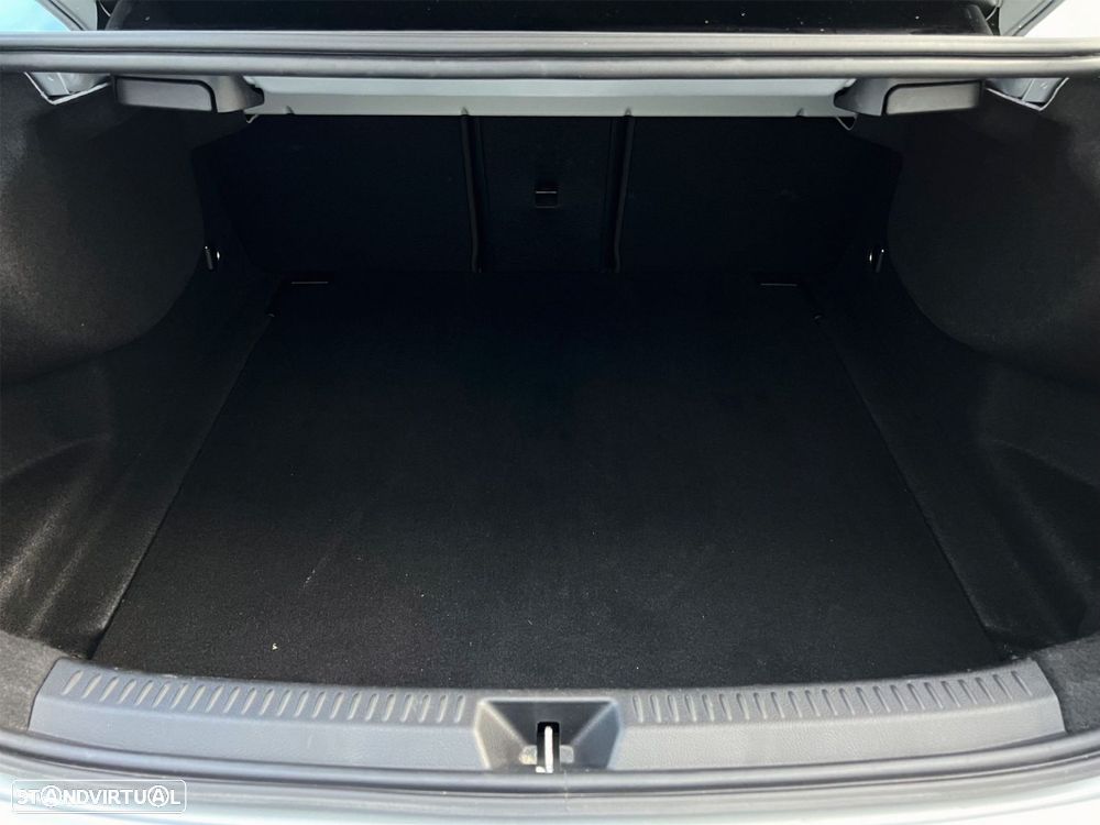 Mercedes-Benz A 180 Limousine d Business Solutions Aut. - 54