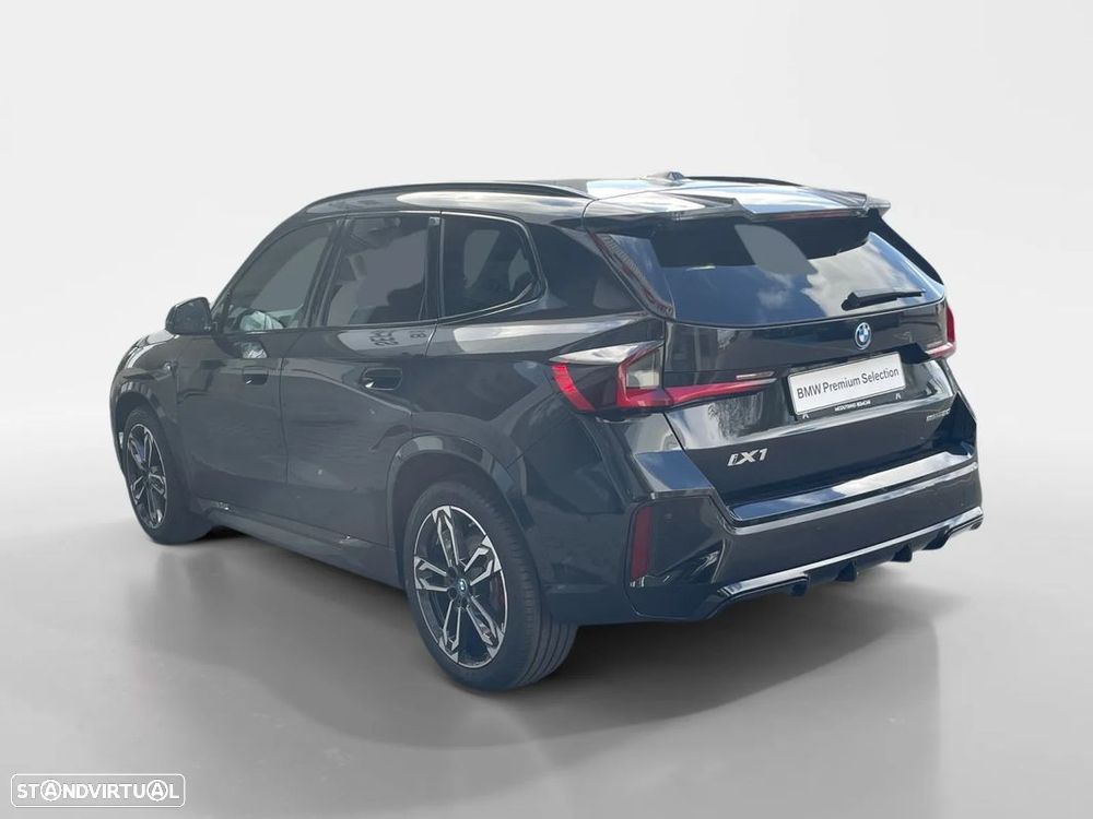 BMW iX1 eDrive20 Pack Desportivo M - 4
