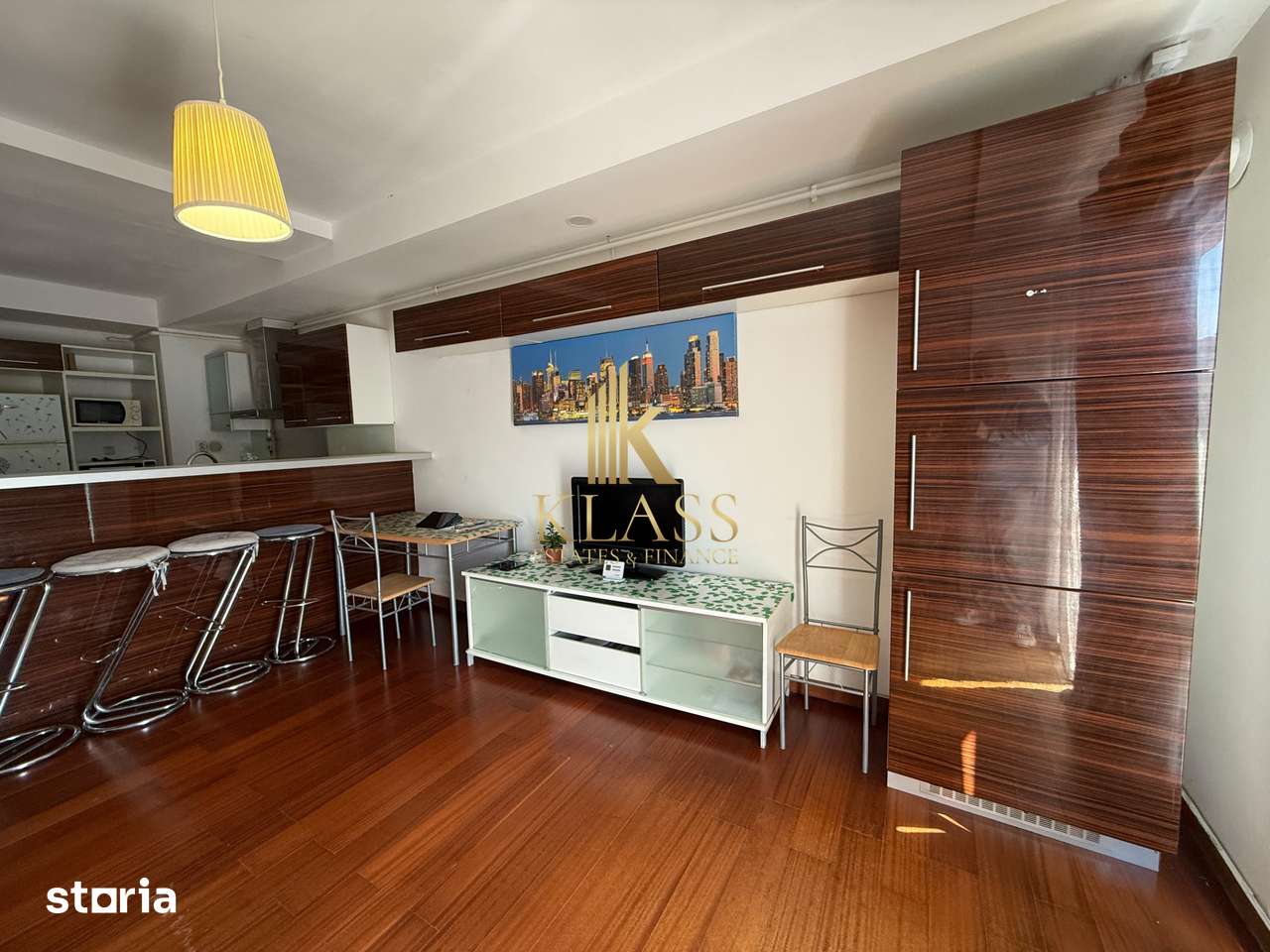 Apartament de vanzare cu 2 camere in Cosmopolis - Faza 1 - parcare — fotografia 3