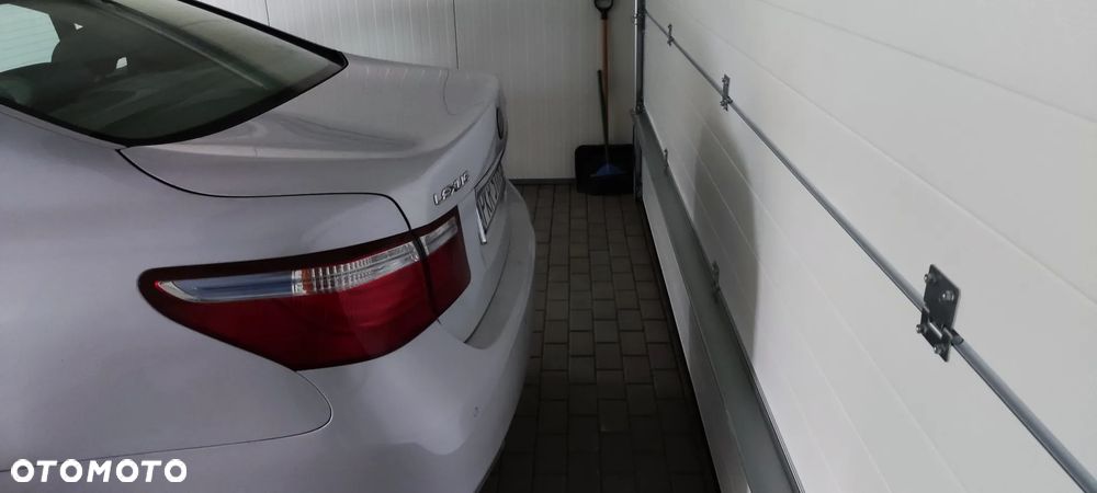 Lexus LS - 15