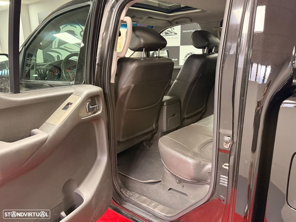 Nissan Navara 2.5 dCi CD LE Premium AT - 40