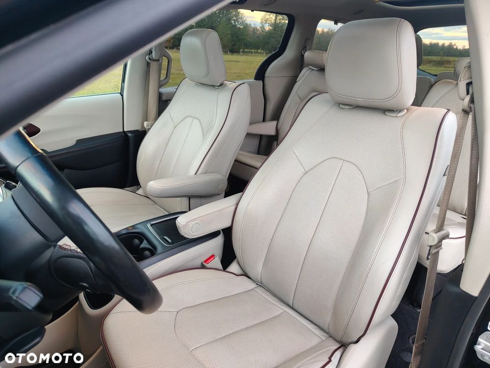 Chrysler Pacifica - 37