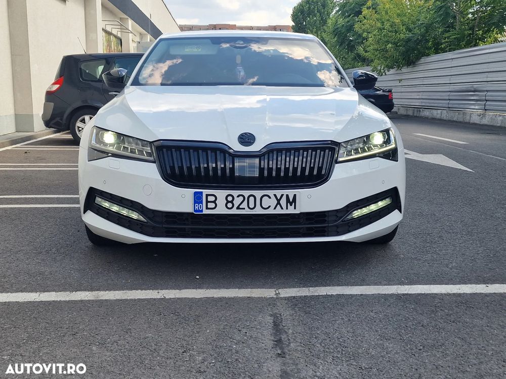 Skoda Superb 2.0 TDI DSG Ambition - 1