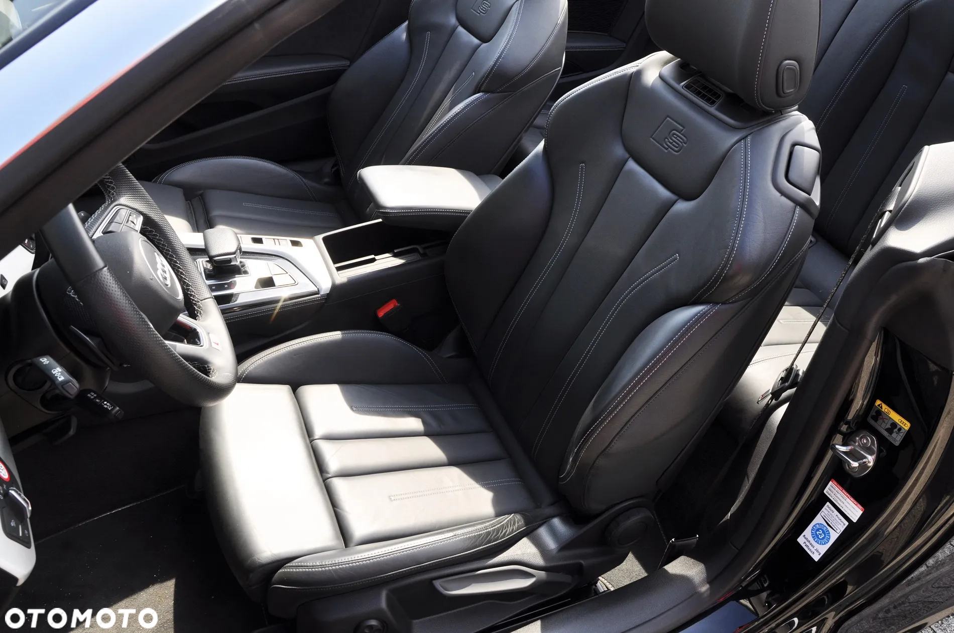 Audi A5 Cabrio 40 TFSI quattro S tronic S line - 17
