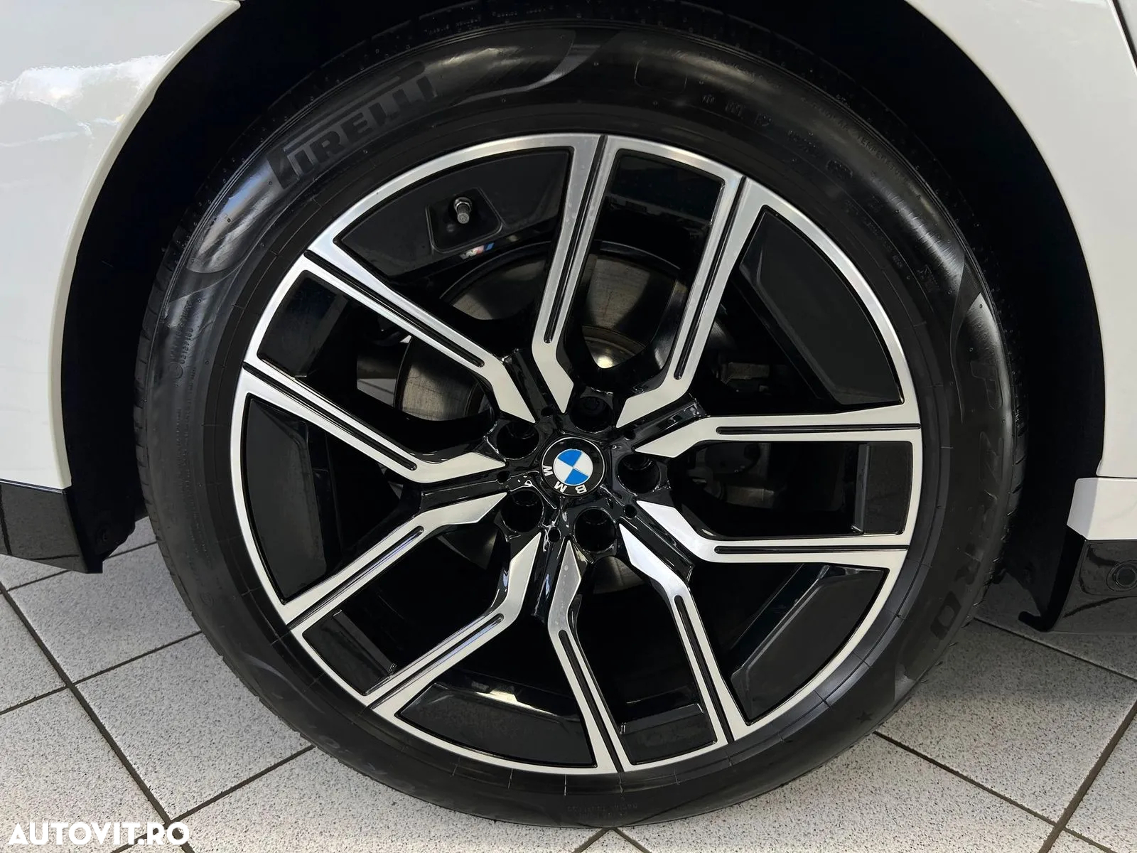 BMW Seria 7 740d xDrive MHEV - 27