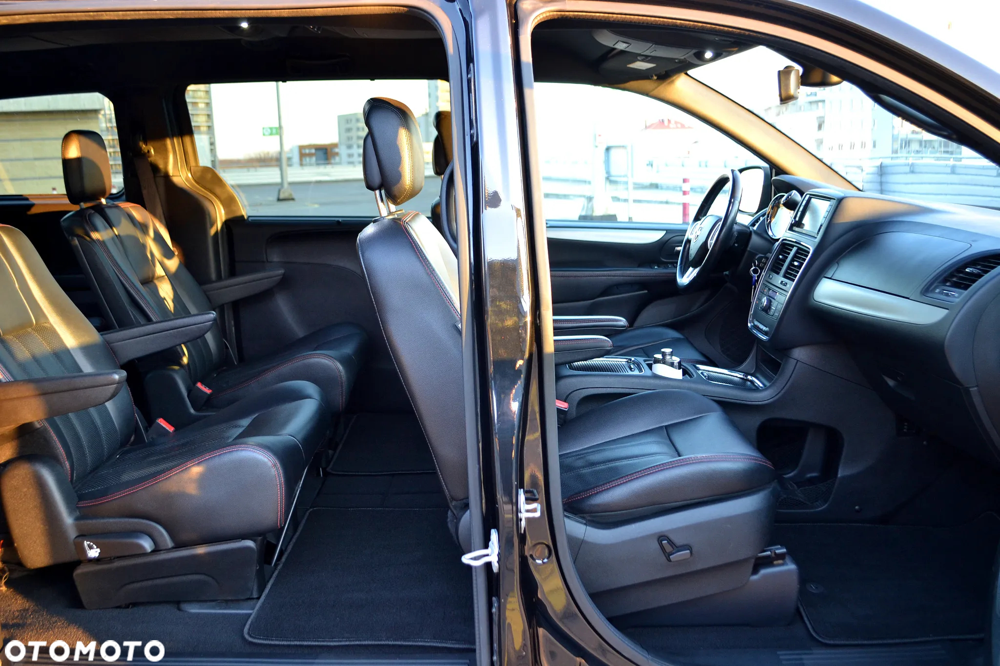 Dodge Grand Caravan - 9