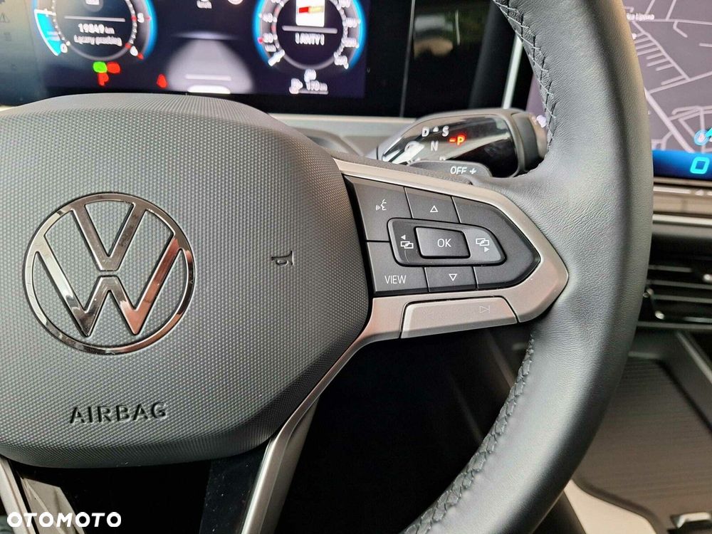 Volkswagen Passat - 16